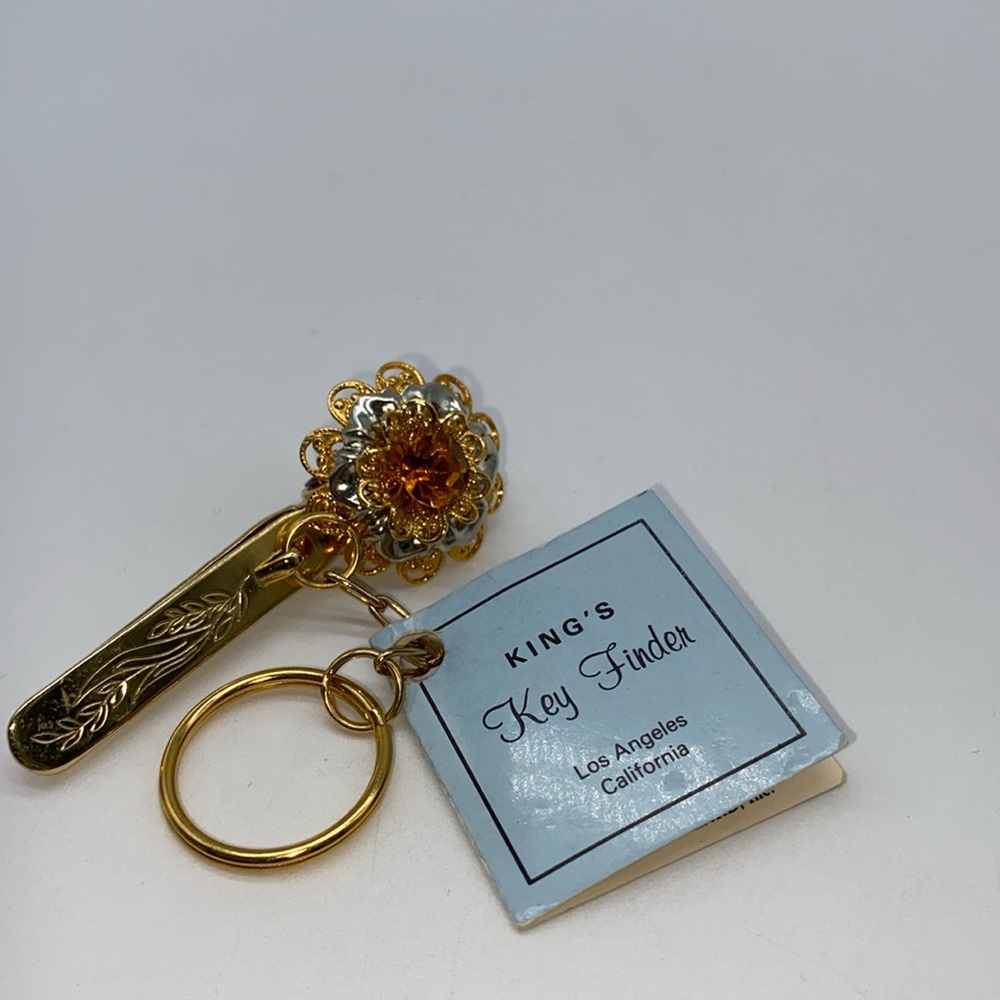 Vintage Retro King’s Finder Gilded Gold Color Metal Rhinestone Flower